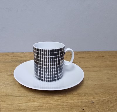 Thomas Medaillon Onyx Espresso Cup and Saucer – Hans Theo Baumann